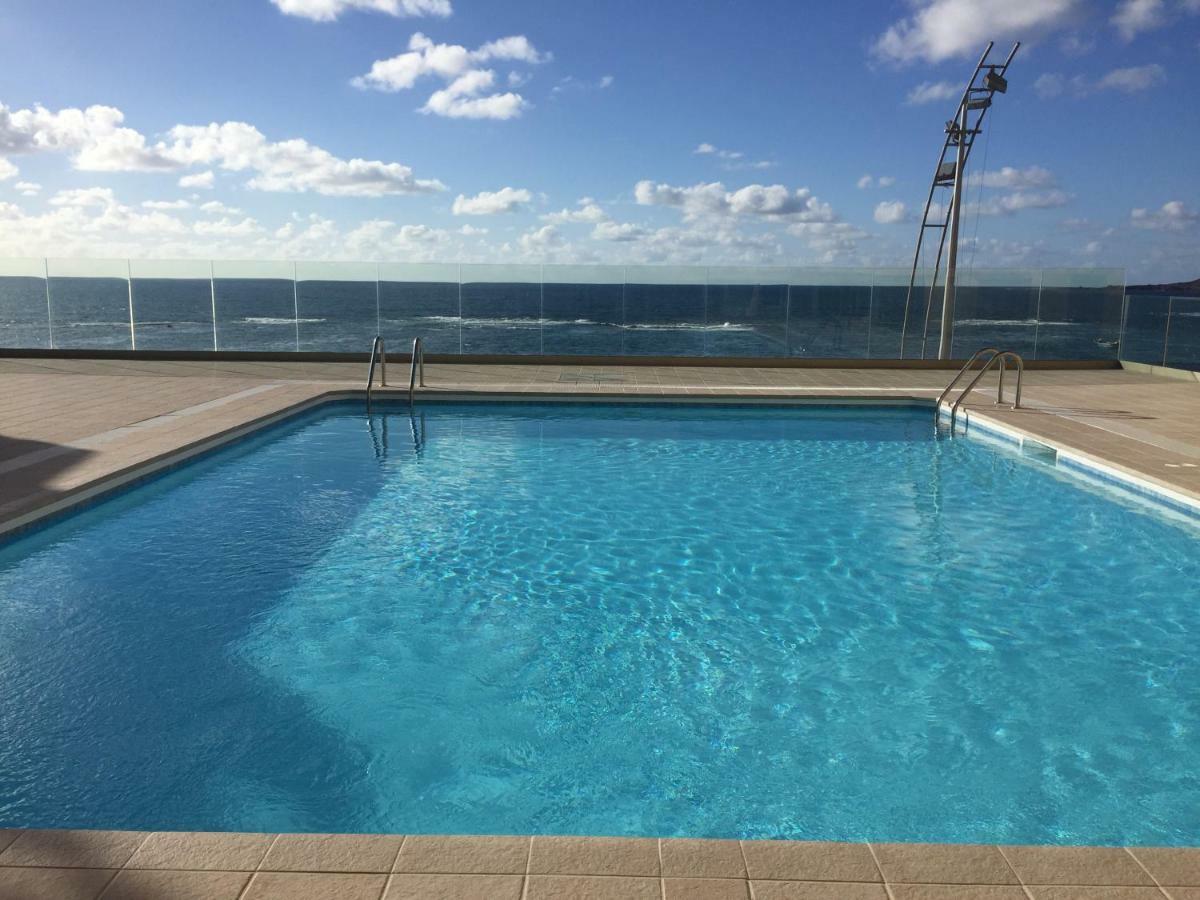 Piso Con Piscina Y Garaje En La Playa De Canteras *