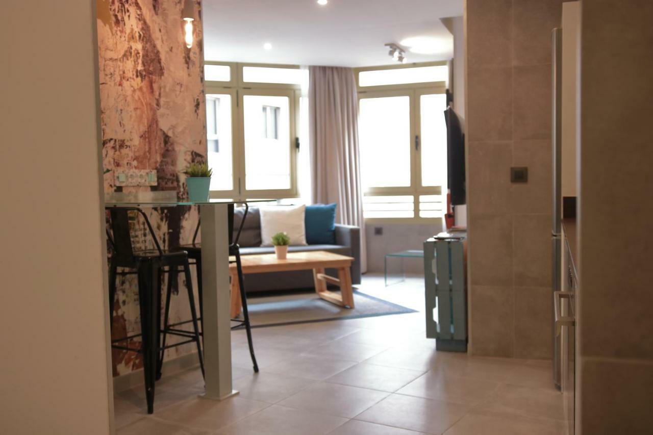 Piso Con Piscina Y Garaje En La Playa De Canteras Appartamento *