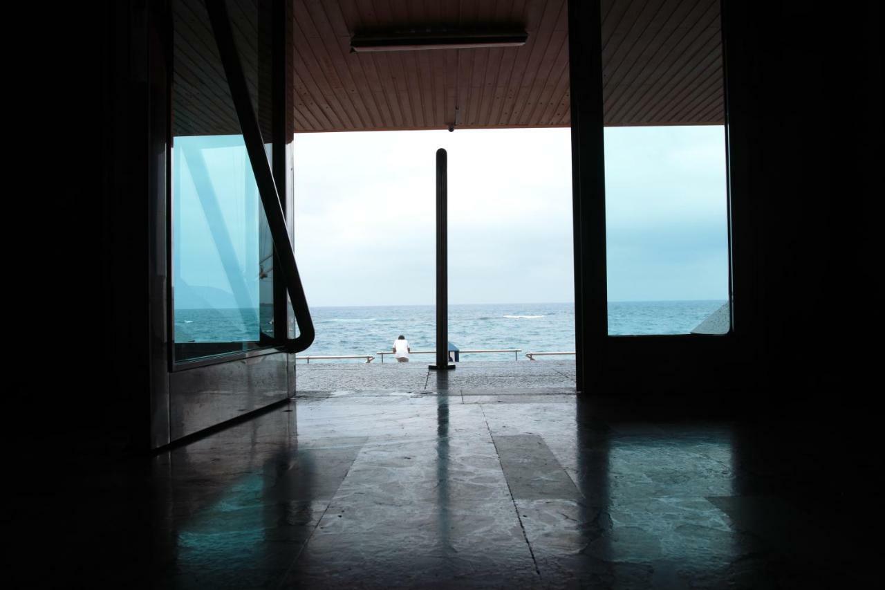 Piso Con Piscina Y Garaje En La Playa De Canteras Appartamento